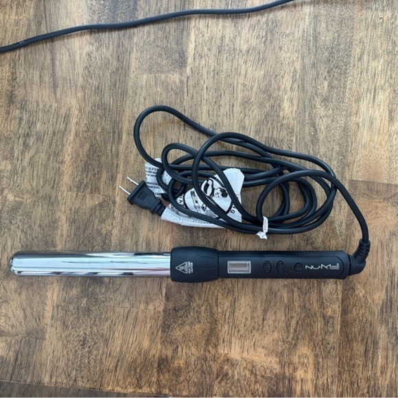 NuMe 1” Curling Wand - Picture 1 of 3